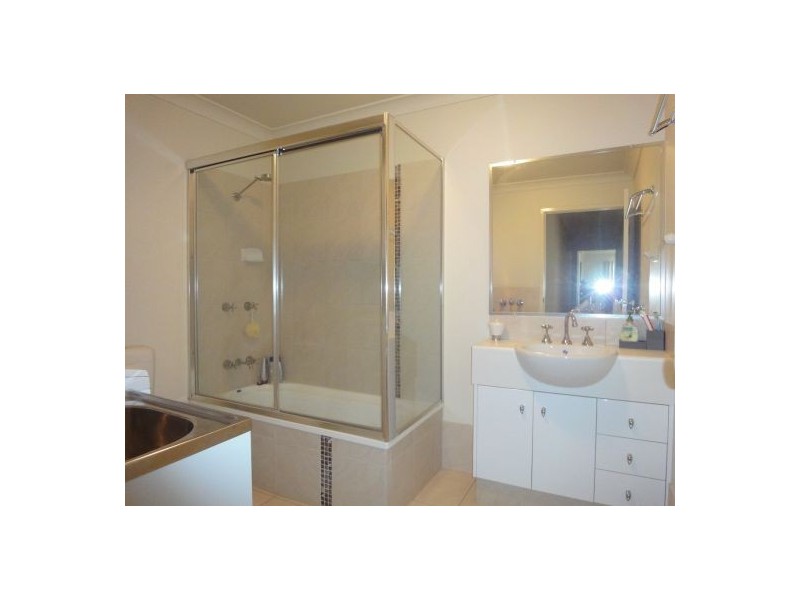 8/102 Glenalva Tce, Enoggera QLD 4051