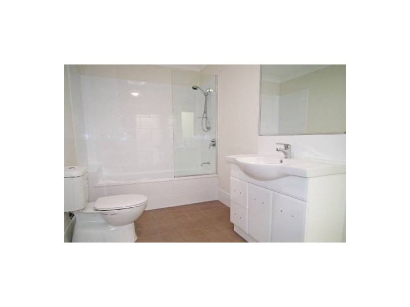 2/18 Zenith Avenue, Chermside QLD 4032