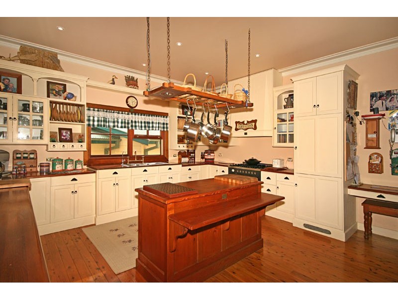 13 Mannings Road, Lisarow NSW 2250