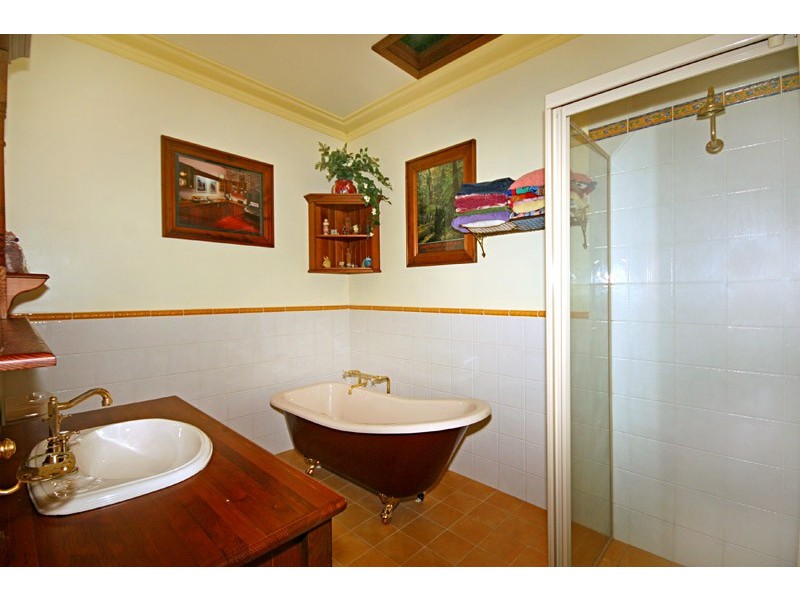 13 Mannings Road, Lisarow NSW 2250