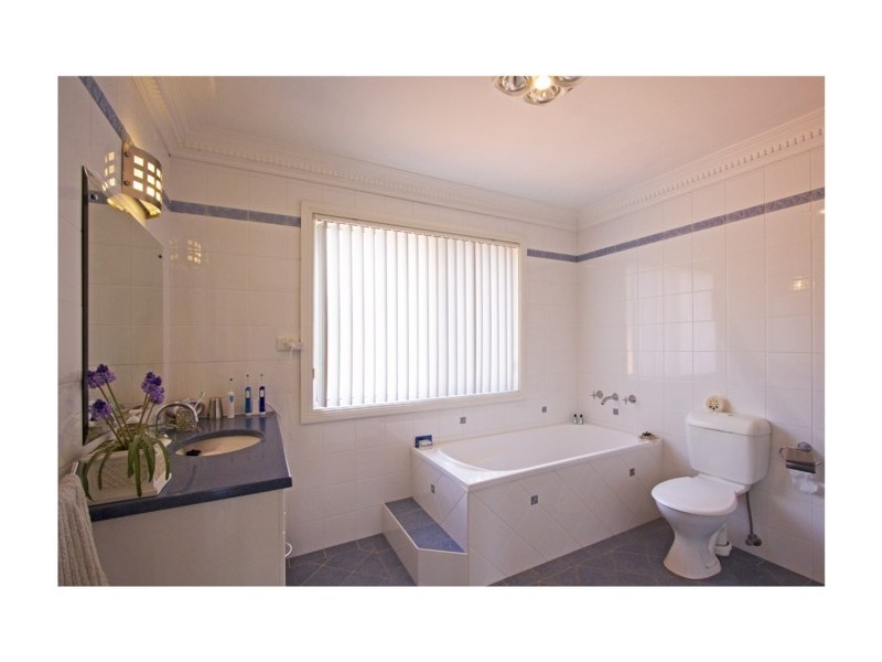 58 Albany Street, Point Frederick NSW 2250
