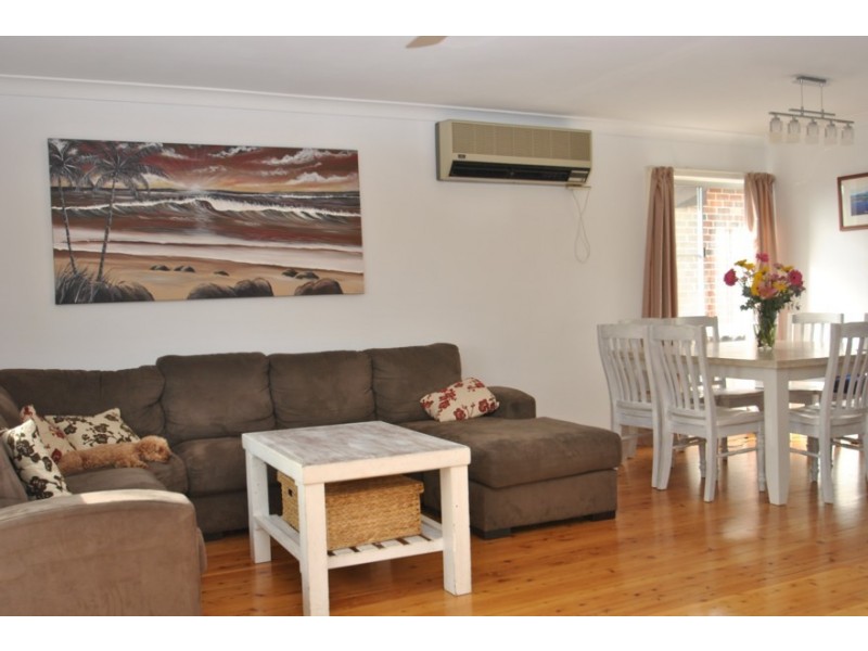 18 Holcombe Ave, Narara NSW 2250