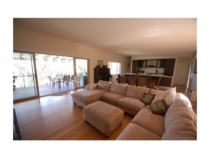 4F Gregory St, Wyoming NSW 2250