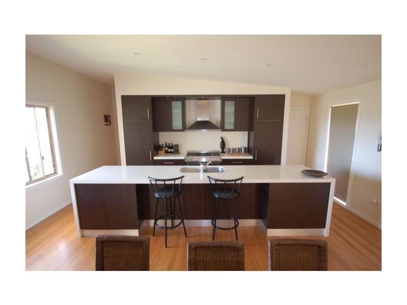 4F Gregory St, Wyoming NSW 2250