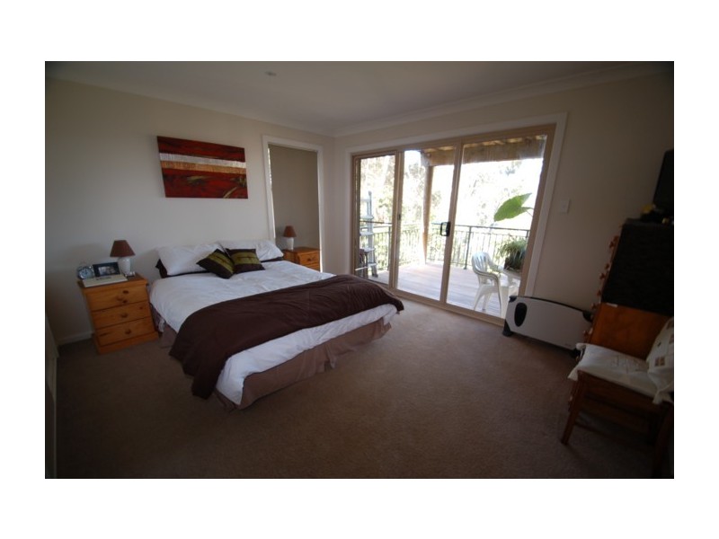 4F Gregory St, Wyoming NSW 2250