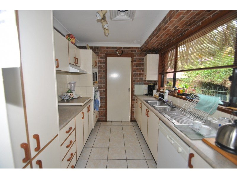 9 Cranbrook St, Wyoming NSW 2250