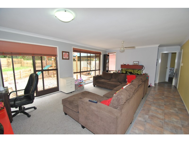 17 Sylvan Valley Cl, Niagara Park NSW 2250