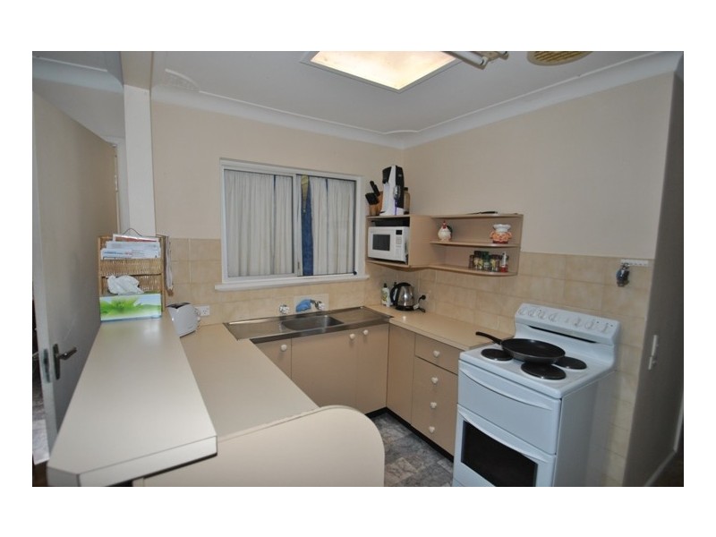 13 Dalton St, Wyoming NSW 2250