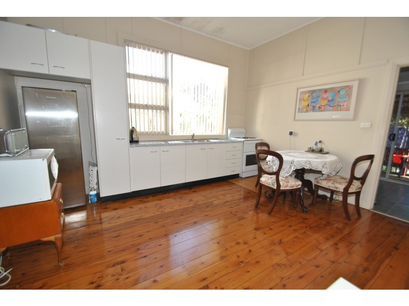 54 Webb St, East Gosford NSW 2250