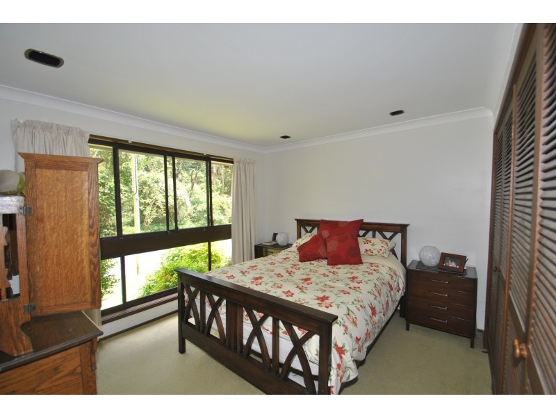 11 Pangari Close, Wyoming NSW 2250