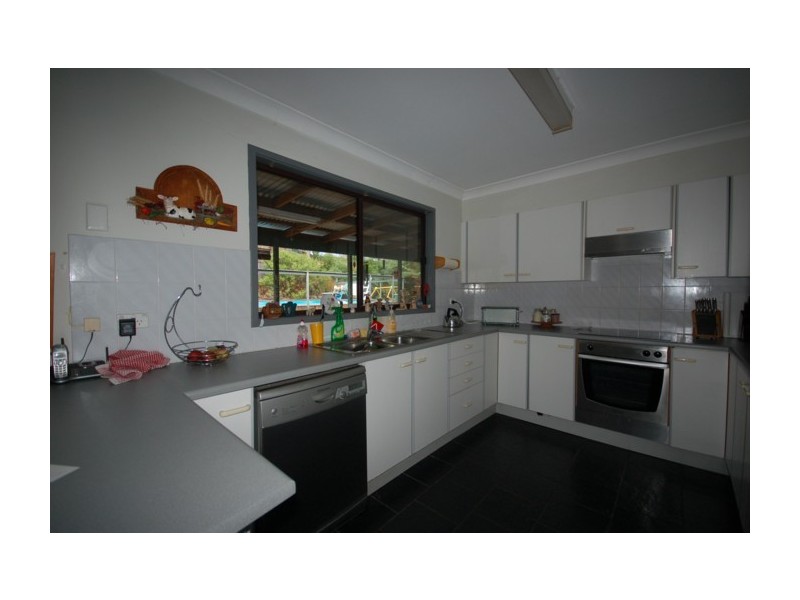 6 Barkala Street, Lisarow NSW 2250