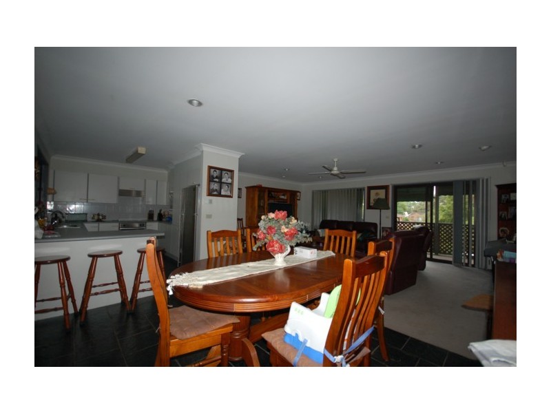 6 Barkala Street, Lisarow NSW 2250