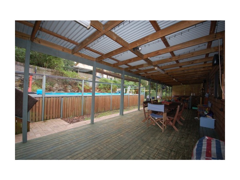 6 Barkala Street, Lisarow NSW 2250