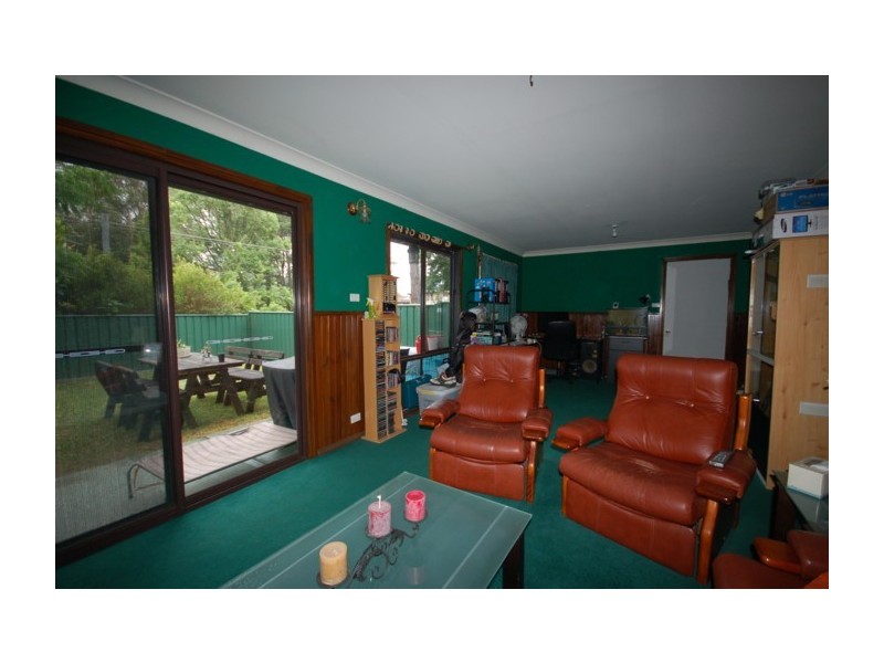 6 Barkala Street, Lisarow NSW 2250