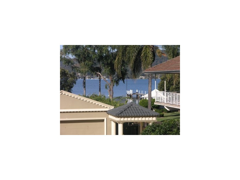 Point Frederick NSW 2250