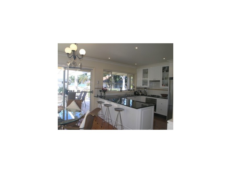 Point Frederick NSW 2250
