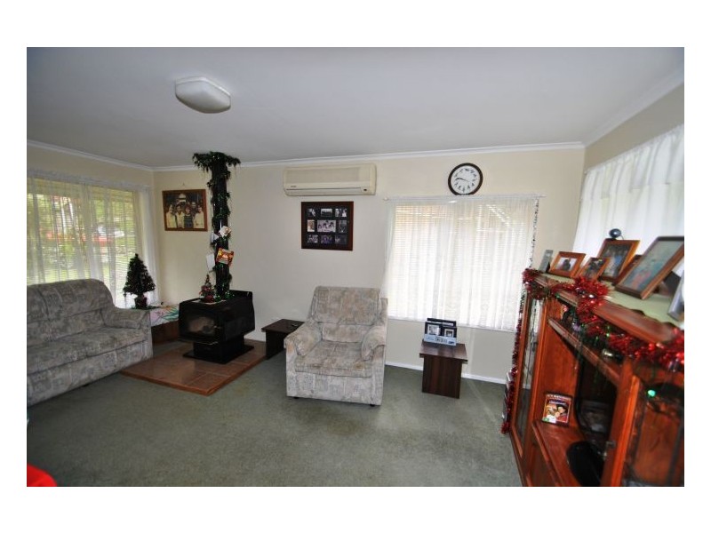 6 Daphne Close, Wyoming NSW 2250