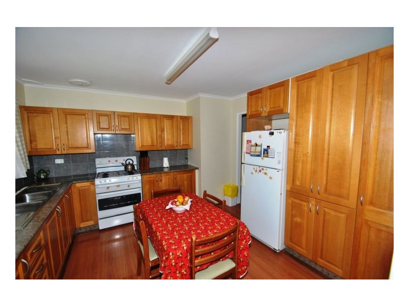 6 Daphne Close, Wyoming NSW 2250