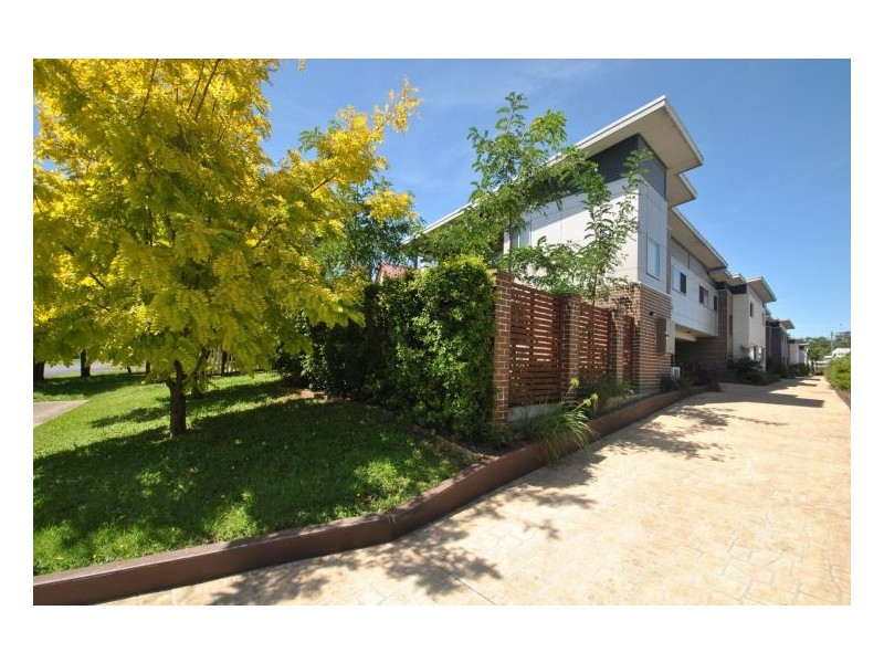 1/8 Akora Road, Wyoming NSW 2250