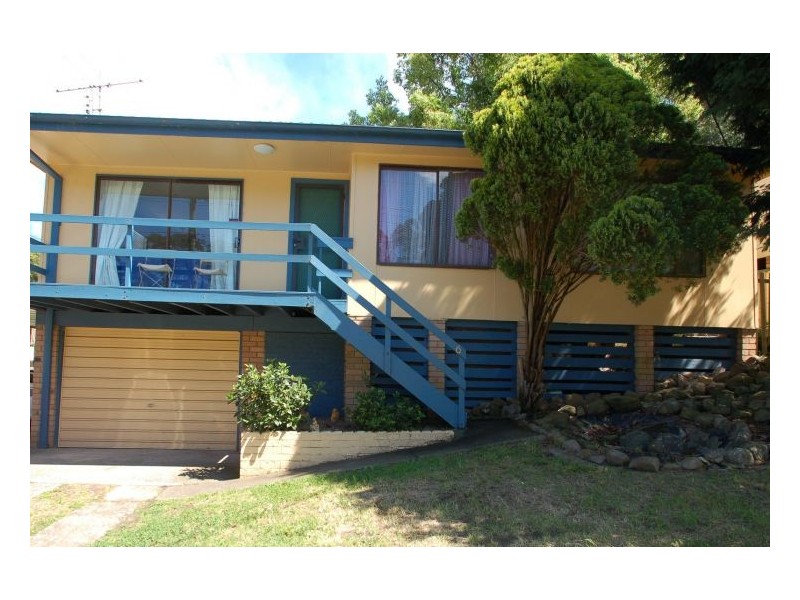 6 Railway Cres, Lisarow NSW 2250