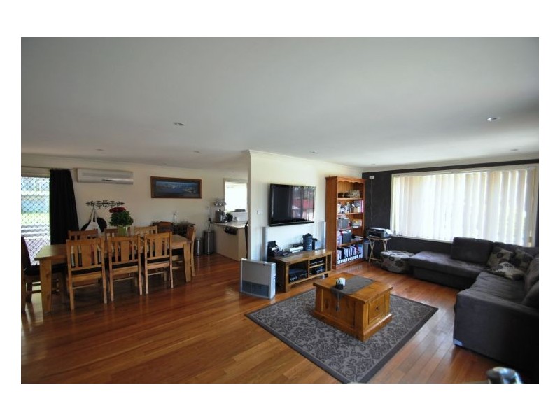 82 Woodview Avenue, Lisarow NSW 2250