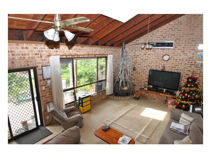 17 Gregory St, Wyoming NSW 2250