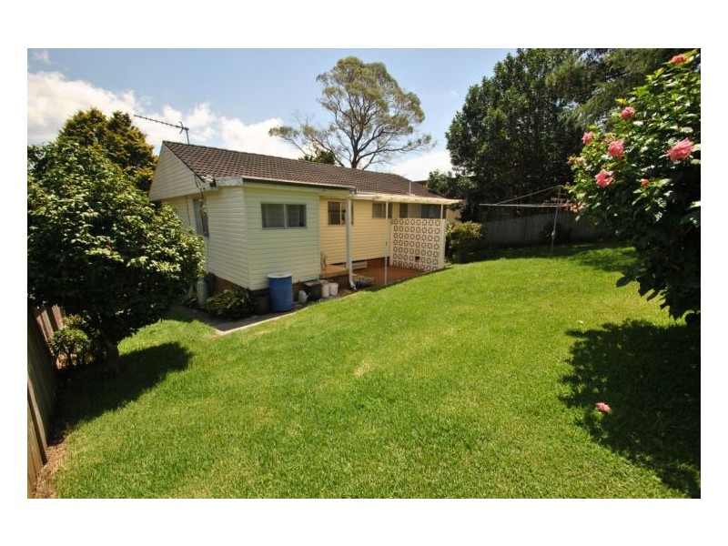 15 Orange Pde, Wyoming NSW 2250