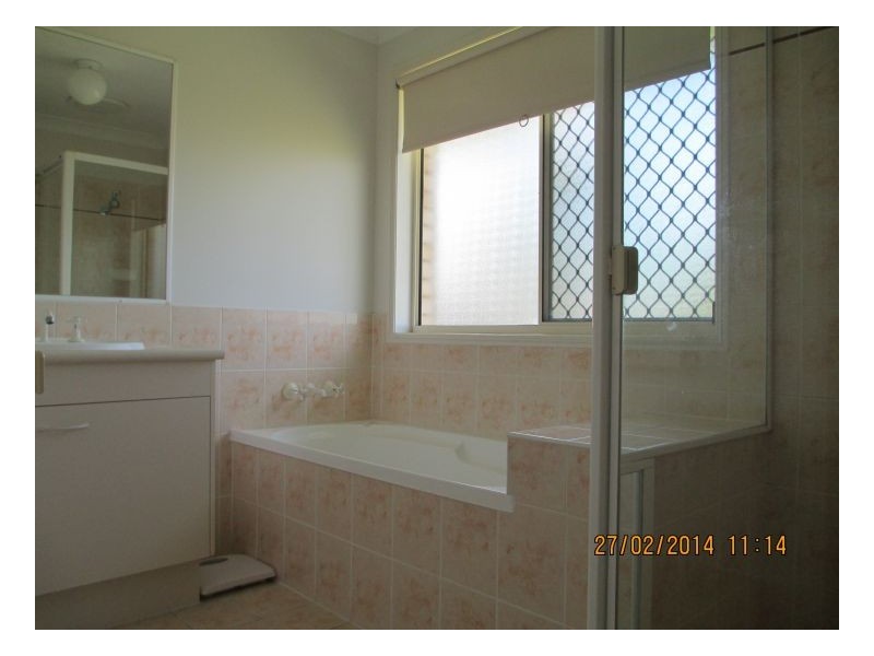 Oxley QLD 4075