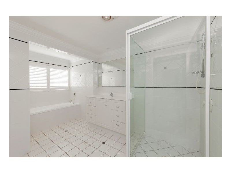 3 Newell Pl, Westlake QLD 4074