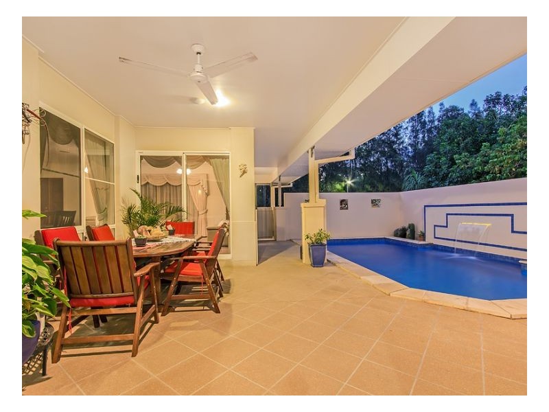 11 Brookeside Cr, Seventeen Mile Rocks QLD 4073