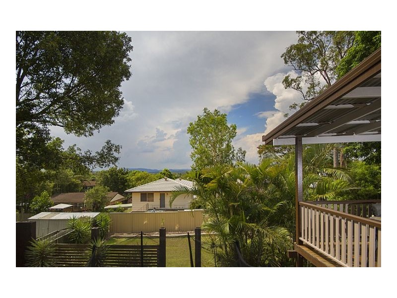 31 Brownie St, Jamboree Heights QLD 4074