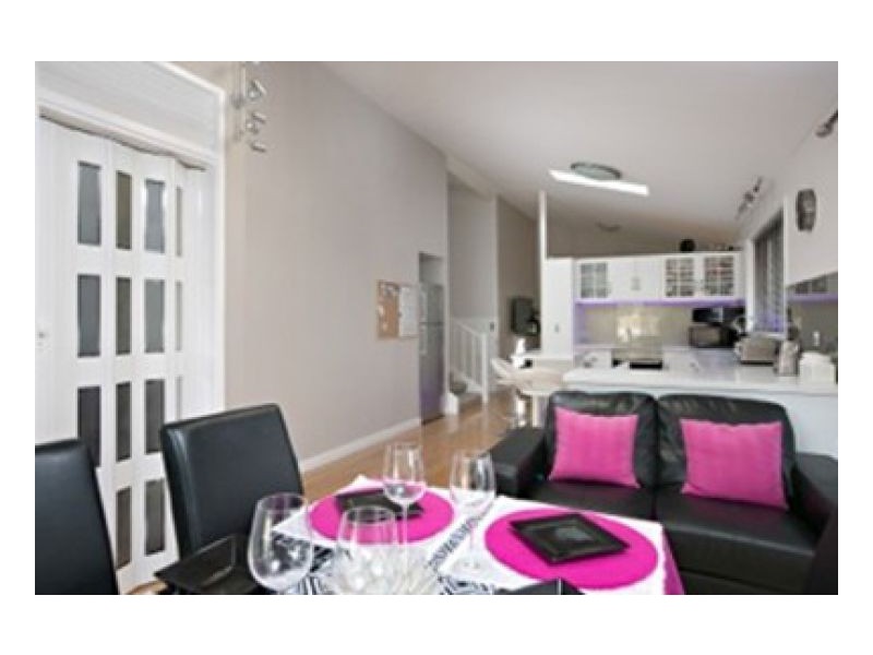 1 Roper Close, Westlake QLD 4074