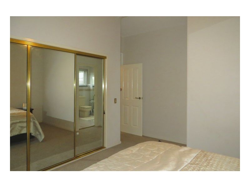 1 Roper Close, Westlake QLD 4074