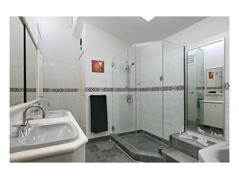 1 Roper Close, Westlake QLD 4074