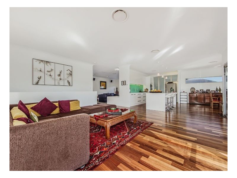 Seventeen Mile Rocks QLD 4073