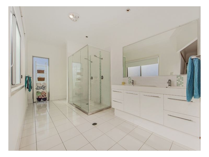 Seventeen Mile Rocks QLD 4073