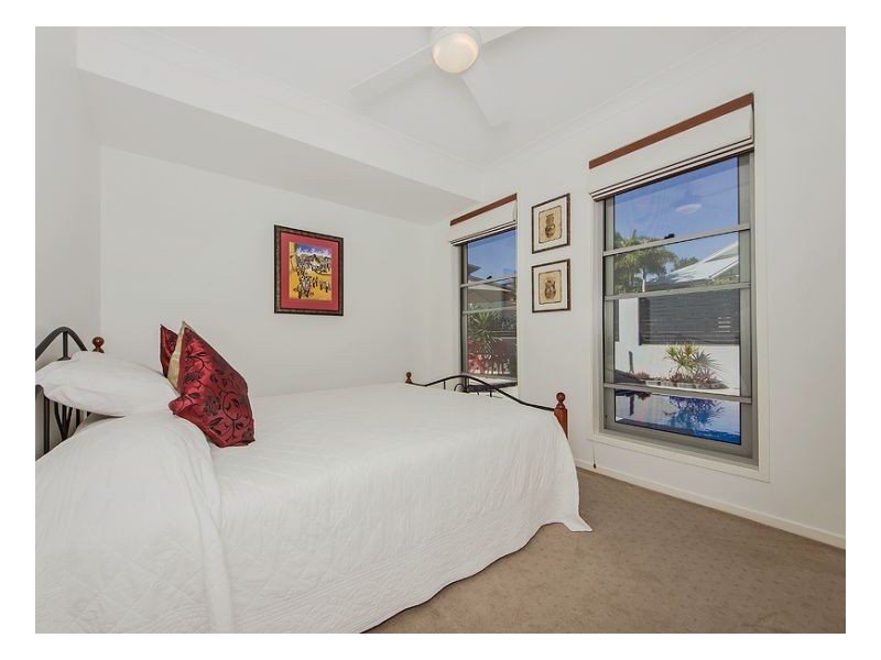 Seventeen Mile Rocks QLD 4073