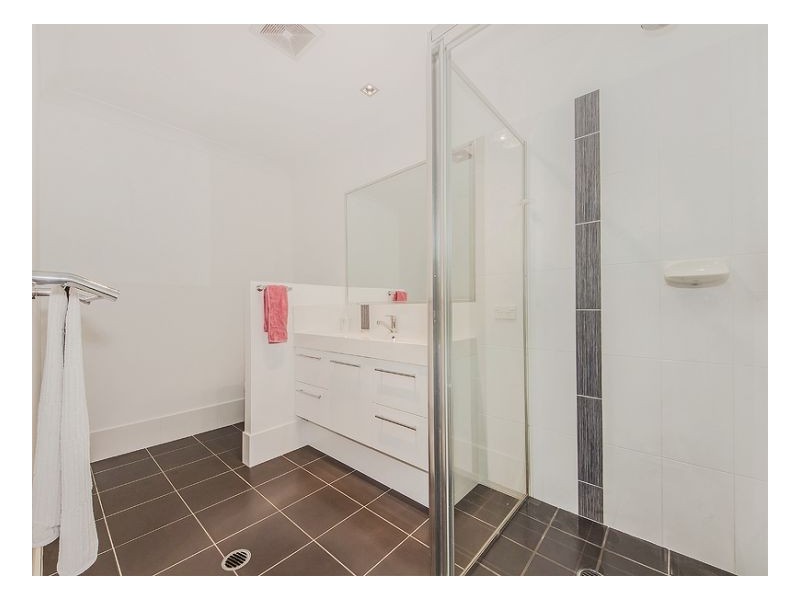 Seventeen Mile Rocks QLD 4073