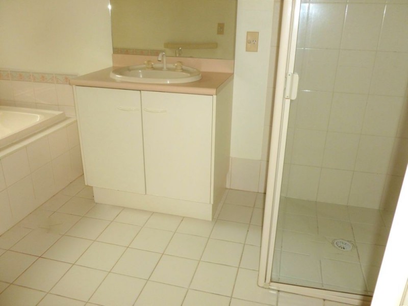 47 Angus Street, Sinnamon Park QLD 4073