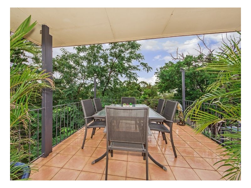 Seventeen Mile Rocks QLD 4073