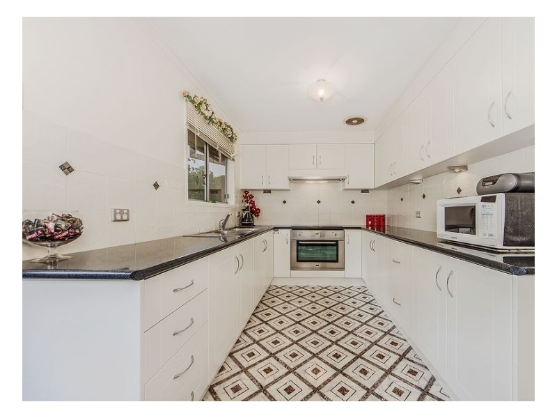 Seventeen Mile Rocks QLD 4073