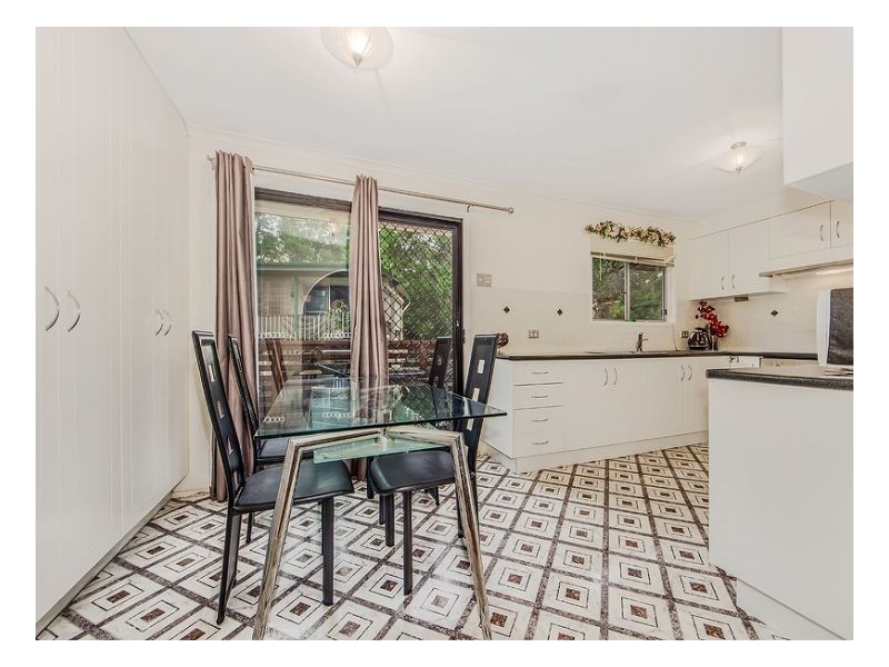 Seventeen Mile Rocks QLD 4073