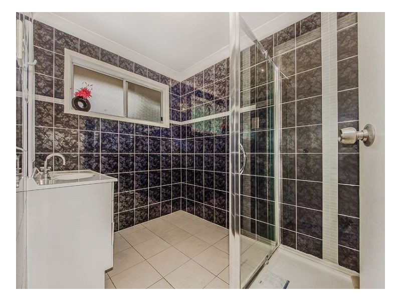 Seventeen Mile Rocks QLD 4073