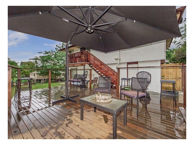 Seventeen Mile Rocks QLD 4073