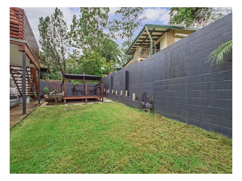 Seventeen Mile Rocks QLD 4073