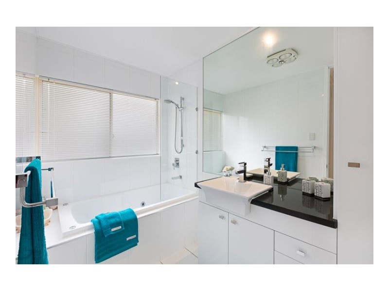 Mount Ommaney QLD 4074