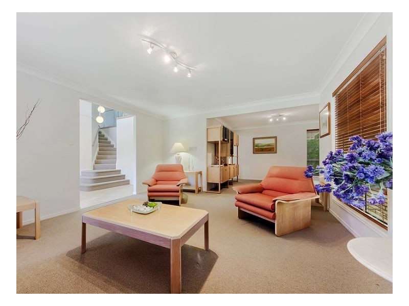 6 Cascade Close, Riverhills QLD 4074