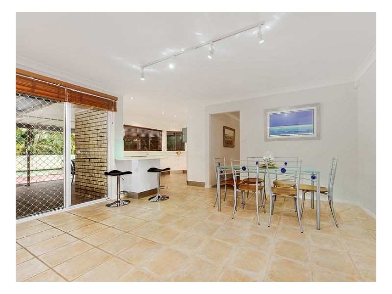 6 Cascade Close, Riverhills QLD 4074