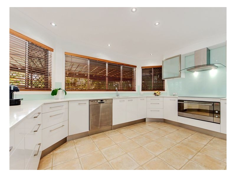 6 Cascade Close, Riverhills QLD 4074