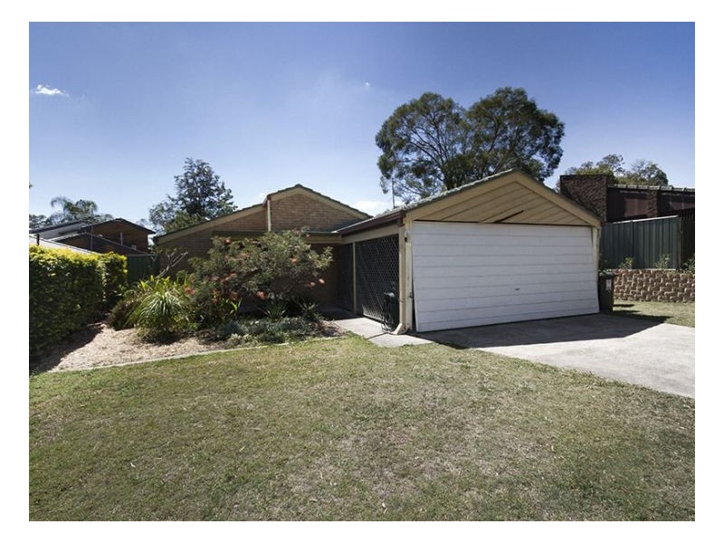 9 Kalbarri Street, Riverhills QLD 4074